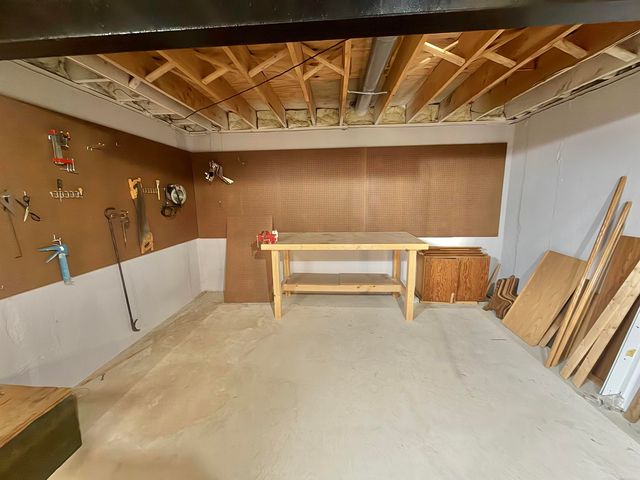 48401 Valley Forge Dr Drive, Macomb, MI 48044