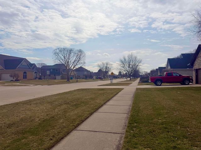 48401 Valley Forge Dr Drive, Macomb, MI 48044