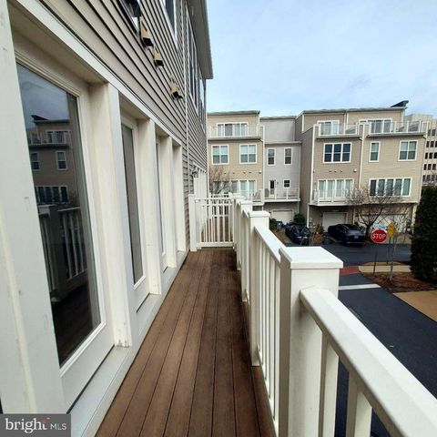 932 KING FARM BLVD, Rockville, MD 20850