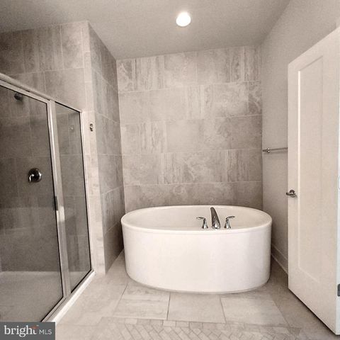 932 KING FARM BLVD, Rockville, MD 20850