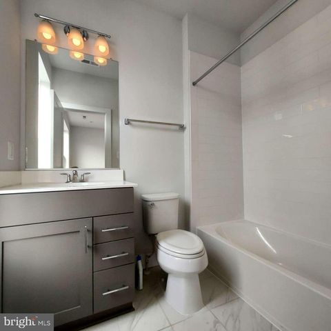 932 KING FARM BLVD, Rockville, MD 20850