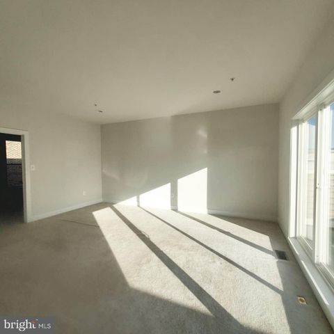 932 KING FARM BLVD, Rockville, MD 20850