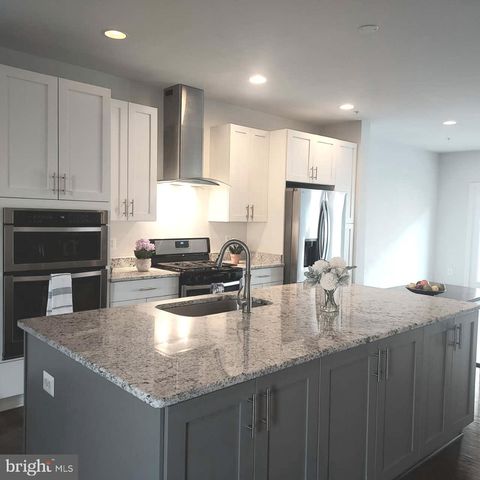 932 KING FARM BLVD, Rockville, MD 20850