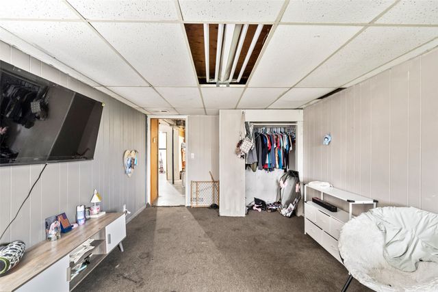 2 E Hillside Avenue, Des Moines, IA 50315