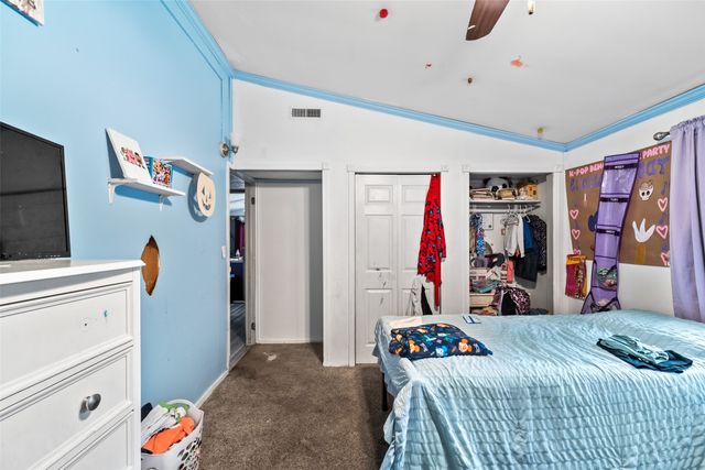 2 E Hillside Avenue, Des Moines, IA 50315