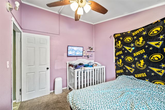 2 E Hillside Avenue, Des Moines, IA 50315