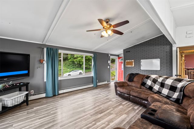 2 E Hillside Avenue, Des Moines, IA 50315