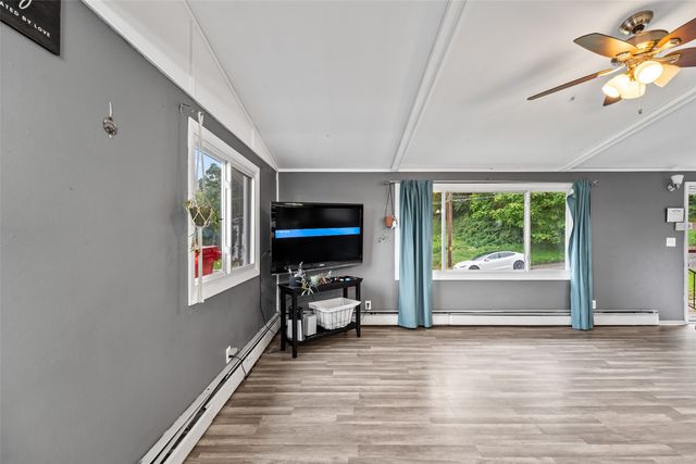 2 E Hillside Avenue, Des Moines, IA 50315