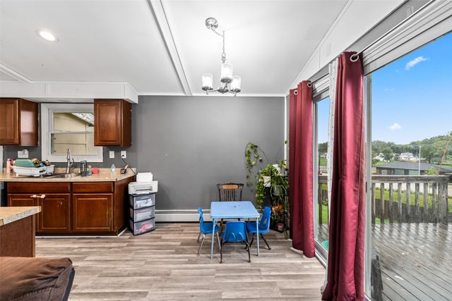 2 E Hillside Avenue, Des Moines, IA 50315