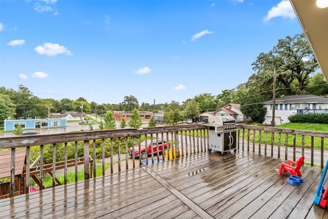 2 E Hillside Avenue, Des Moines, IA 50315