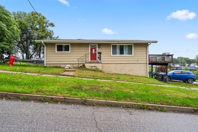 2 E Hillside Avenue, Des Moines, IA 50315