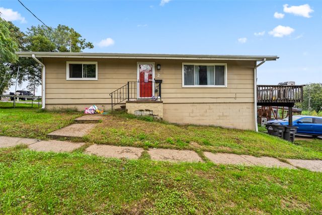 2 E Hillside Avenue, Des Moines, IA 50315