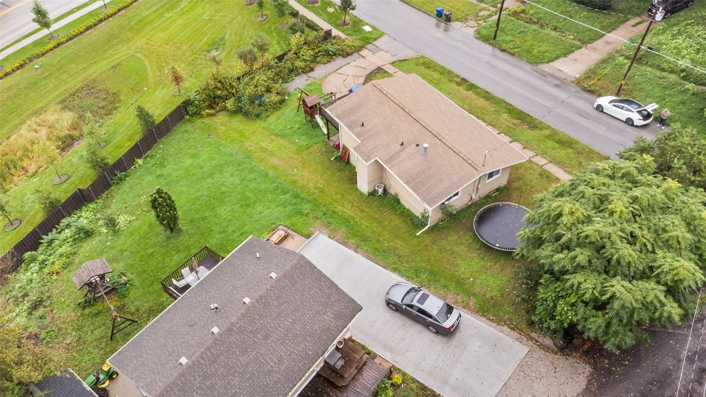 2 E Hillside Avenue, Des Moines, IA 50315