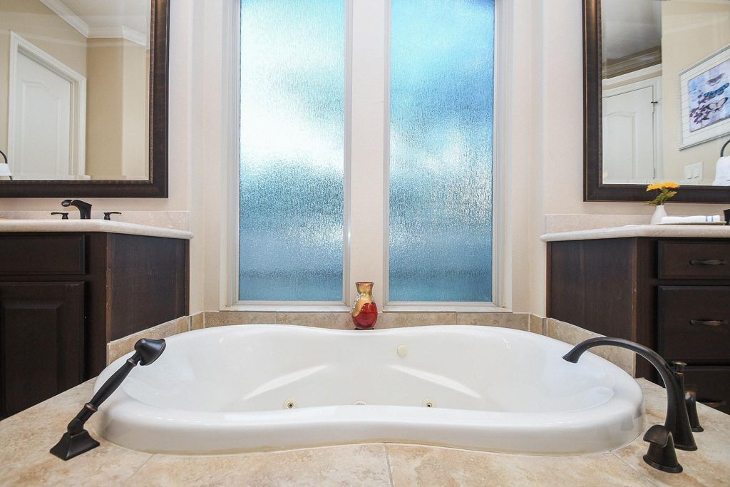 Image 17 of property listing at 26702 Valleyside Drive, Katy, TX 77494