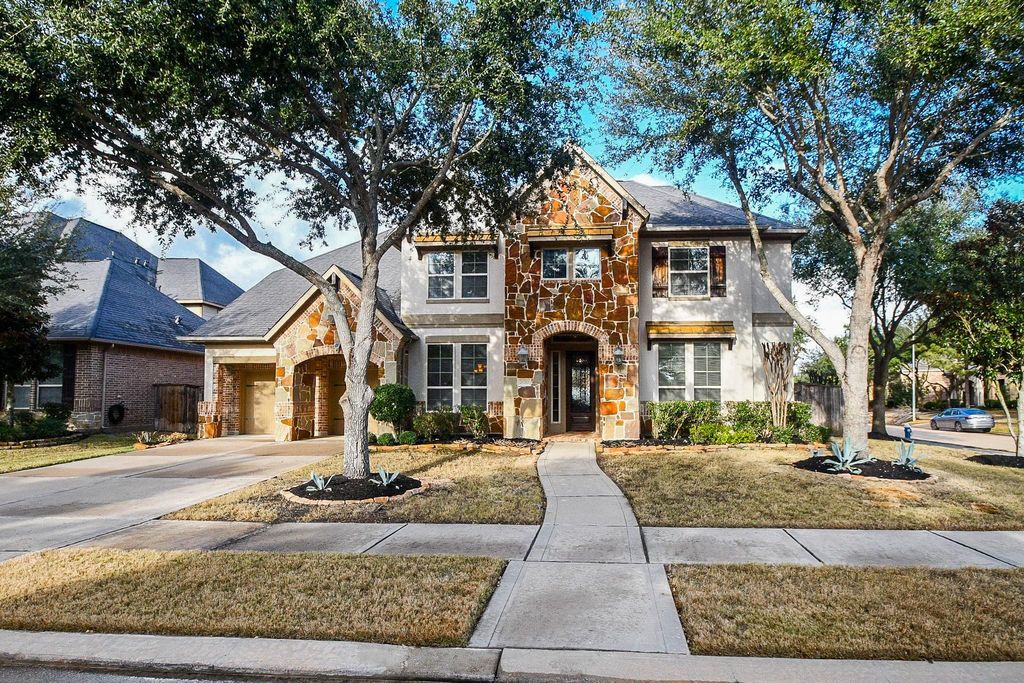 Image 2 of property listing at 26702 Valleyside Drive, Katy, TX 77494