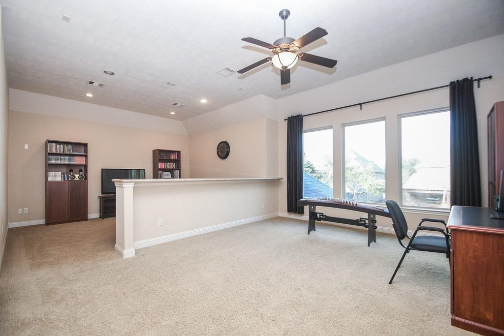 Image 21 of property listing at 26702 Valleyside Drive, Katy, TX 77494