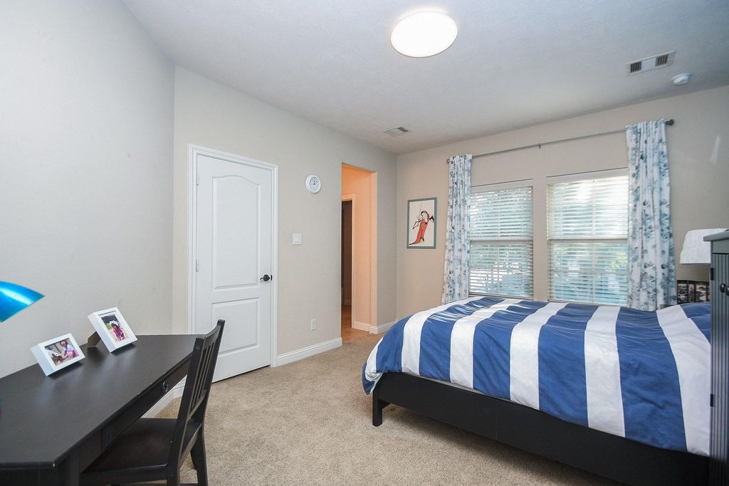 Image 24 of property listing at 26702 Valleyside Drive, Katy, TX 77494