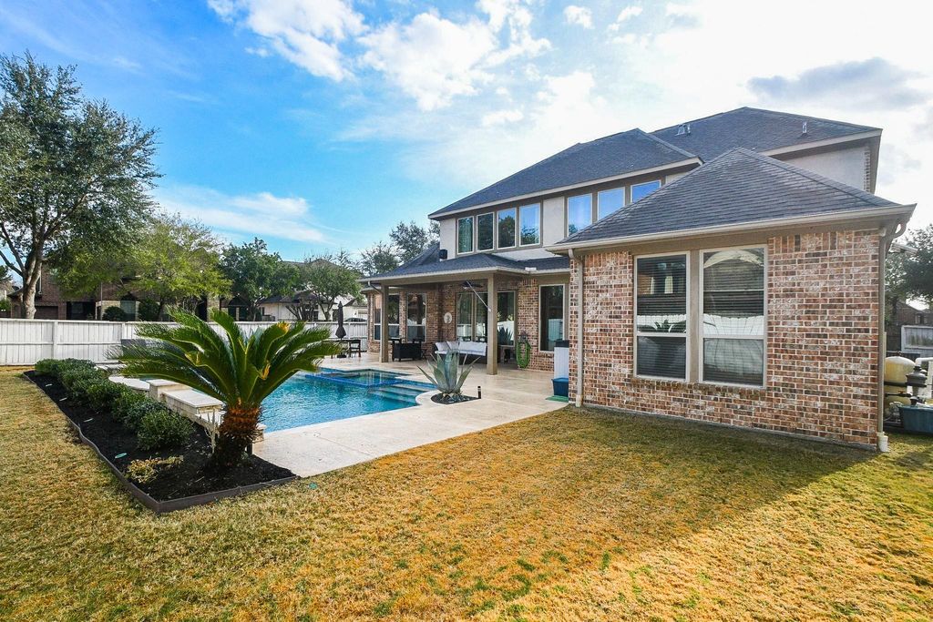 Image 33 of property listing at 26702 Valleyside Drive, Katy, TX 77494