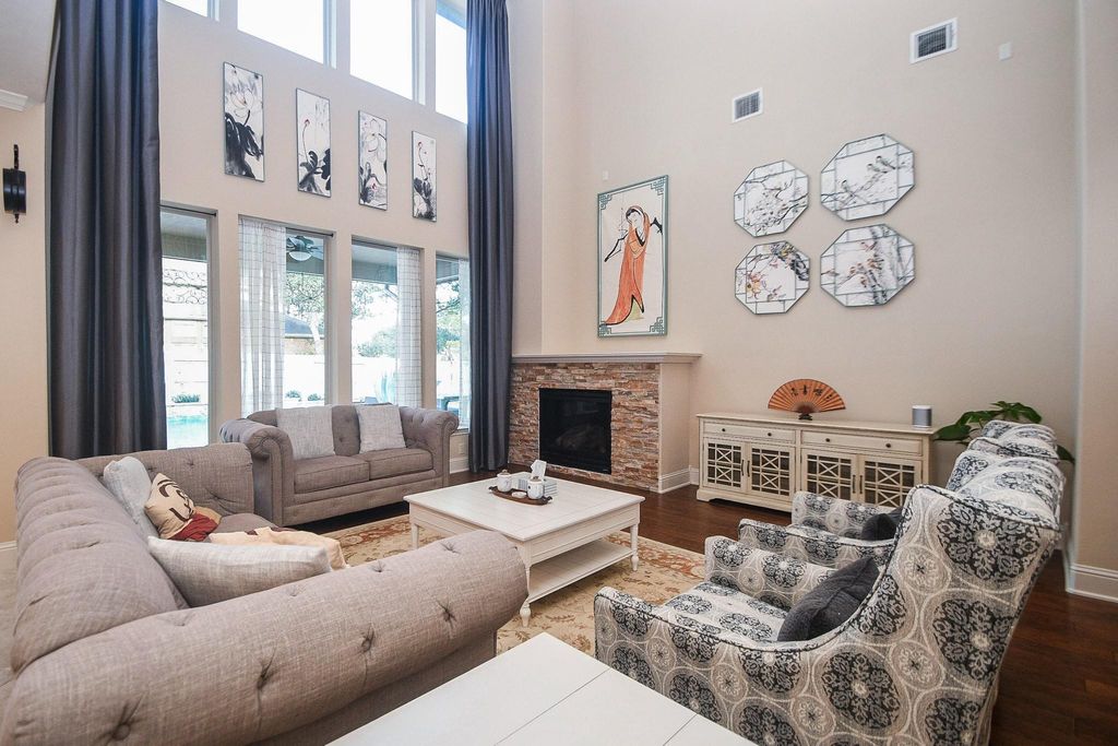 Image 7 of property listing at 26702 Valleyside Drive, Katy, TX 77494