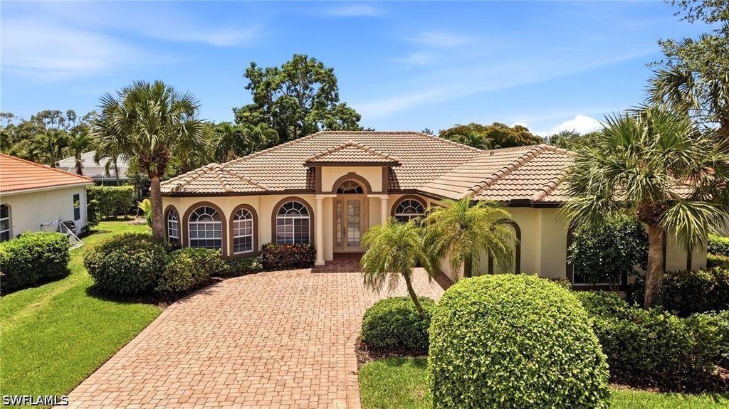 3951 Ruxton RD, Naples, FL 34116
