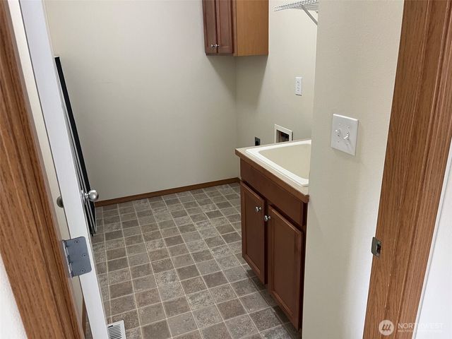 2215 190th Street E, Tacoma, WA 98445