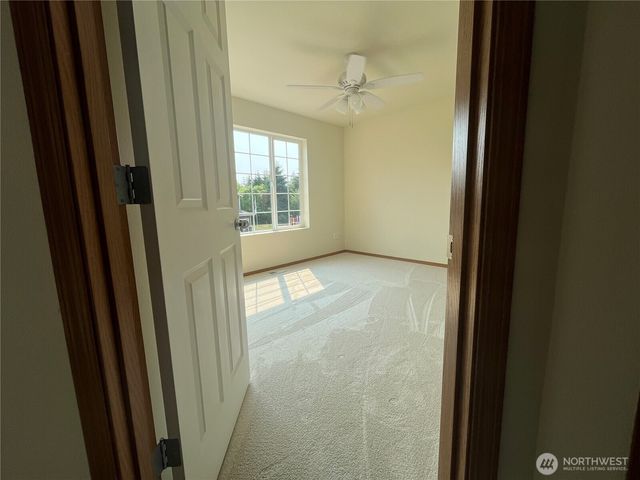 2215 190th Street E, Tacoma, WA 98445