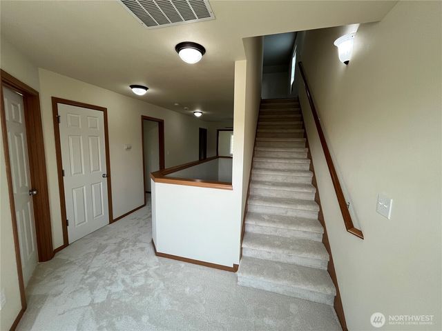 2215 190th Street E, Tacoma, WA 98445