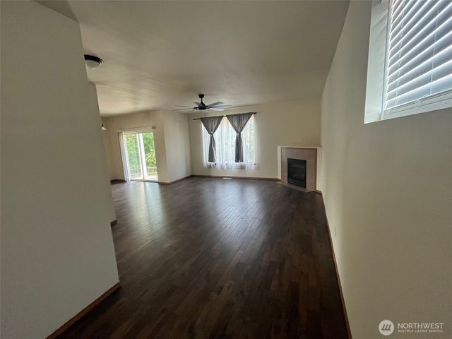 2215 190th Street E, Tacoma, WA 98445