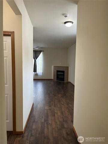 2215 190th Street E, Tacoma, WA 98445