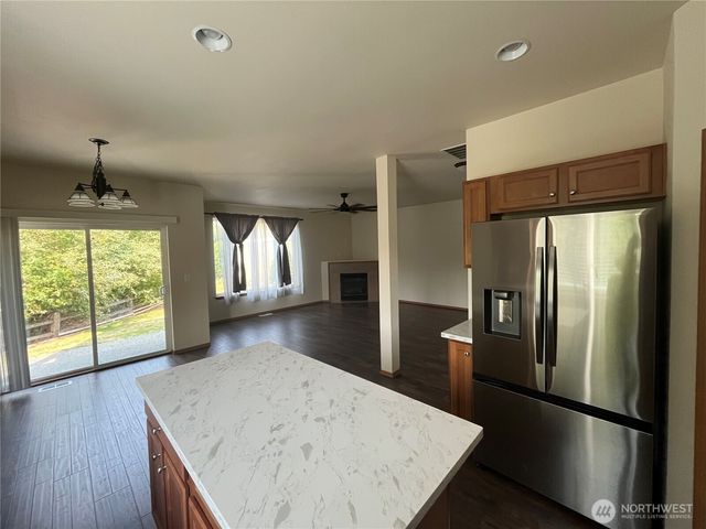 2215 190th Street E, Tacoma, WA 98445