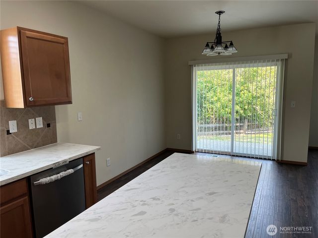 2215 190th Street E, Tacoma, WA 98445