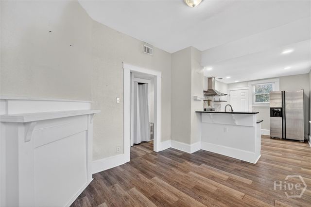 1605 Grove Street, Savannah, GA 31401