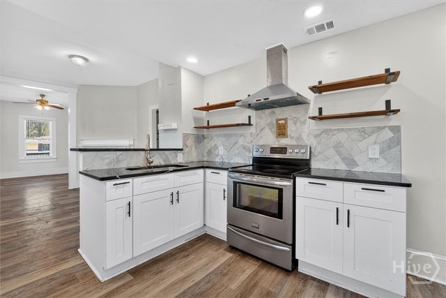 1605 Grove Street, Savannah, GA 31401