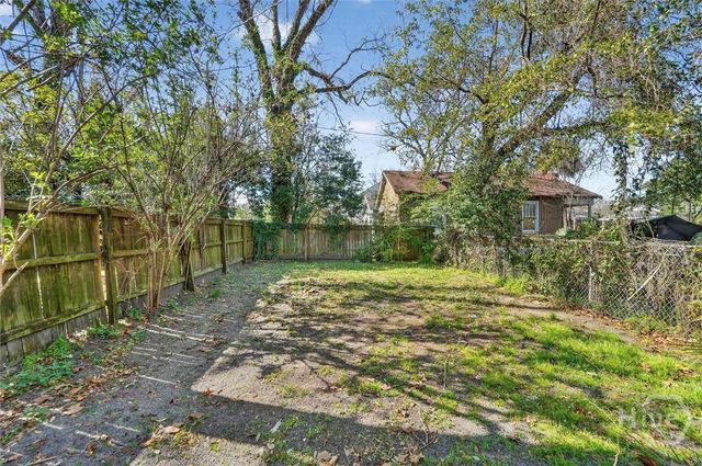 1605 Grove Street, Savannah, GA 31401