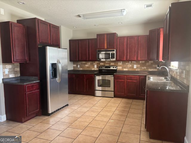 126 Forestbrooke Way, Bonaire, GA 31005