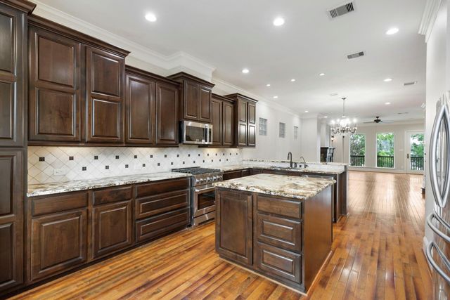262 Breezy Way, The Woodlands, TX 77380
