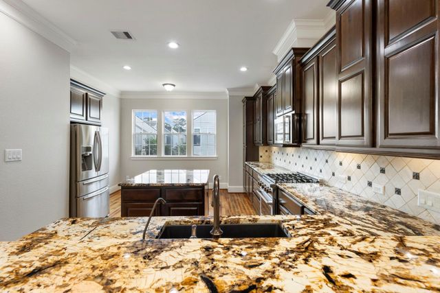 262 Breezy Way, The Woodlands, TX 77380
