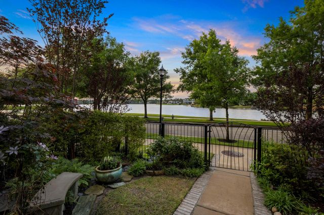 262 Breezy Way, The Woodlands, TX 77380