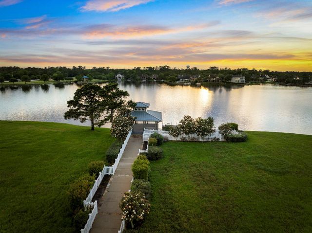 262 Breezy Way, The Woodlands, TX 77380