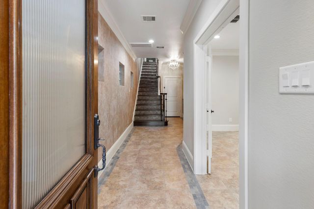 262 Breezy Way, The Woodlands, TX 77380