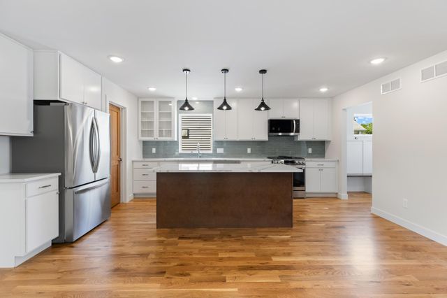 5345 45th Avenue S, Minneapolis, MN 55417