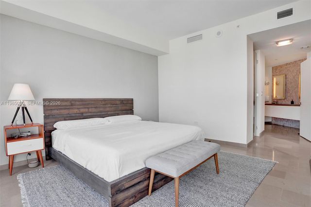 88 SW 7th St 3511, Miami, FL 33130