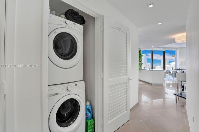 88 SW 7th St 3511, Miami, FL 33130