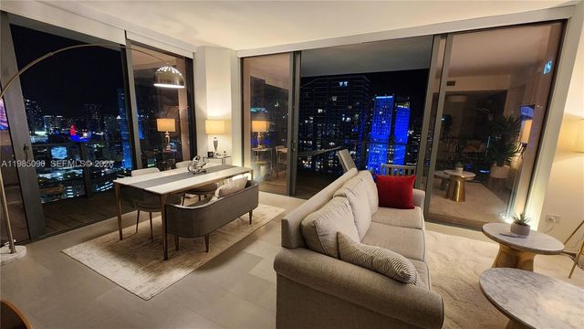 88 SW 7th St 3511, Miami, FL 33130