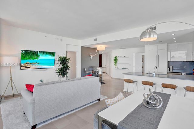 88 SW 7th St 3511, Miami, FL 33130