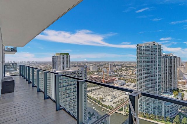 88 SW 7th St 3511, Miami, FL 33130