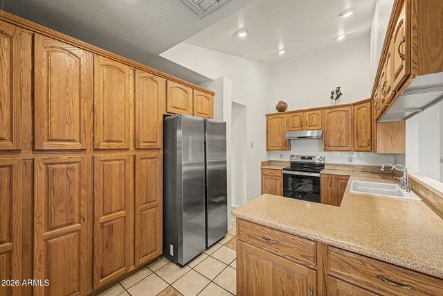 911 E SECRETARIAT Drive, Tempe, AZ 85284