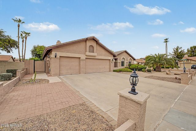 911 E SECRETARIAT Drive, Tempe, AZ 85284