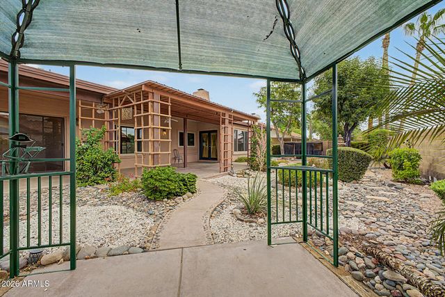 911 E SECRETARIAT Drive, Tempe, AZ 85284