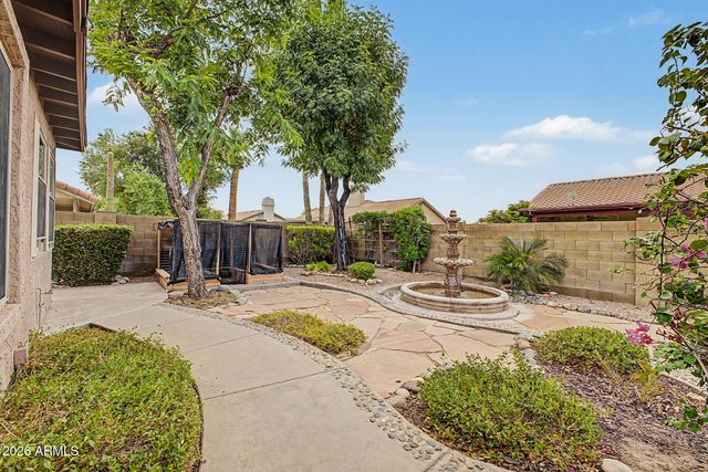 911 E SECRETARIAT Drive, Tempe, AZ 85284
